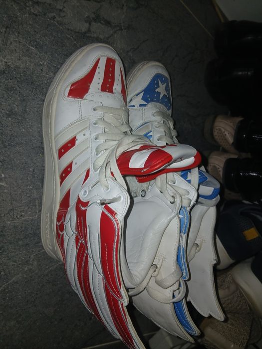 продам высокую обувь Adidas Jeremy Scott Wings 2.0 в хорошем состоянии