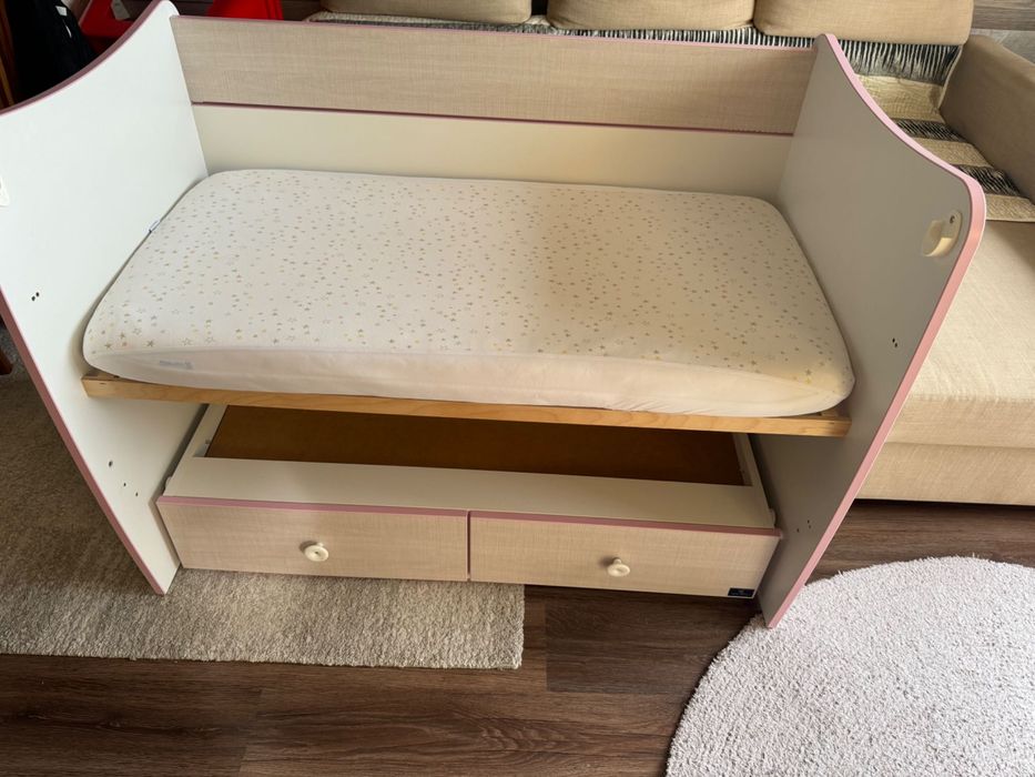 Бебешка кушетка.