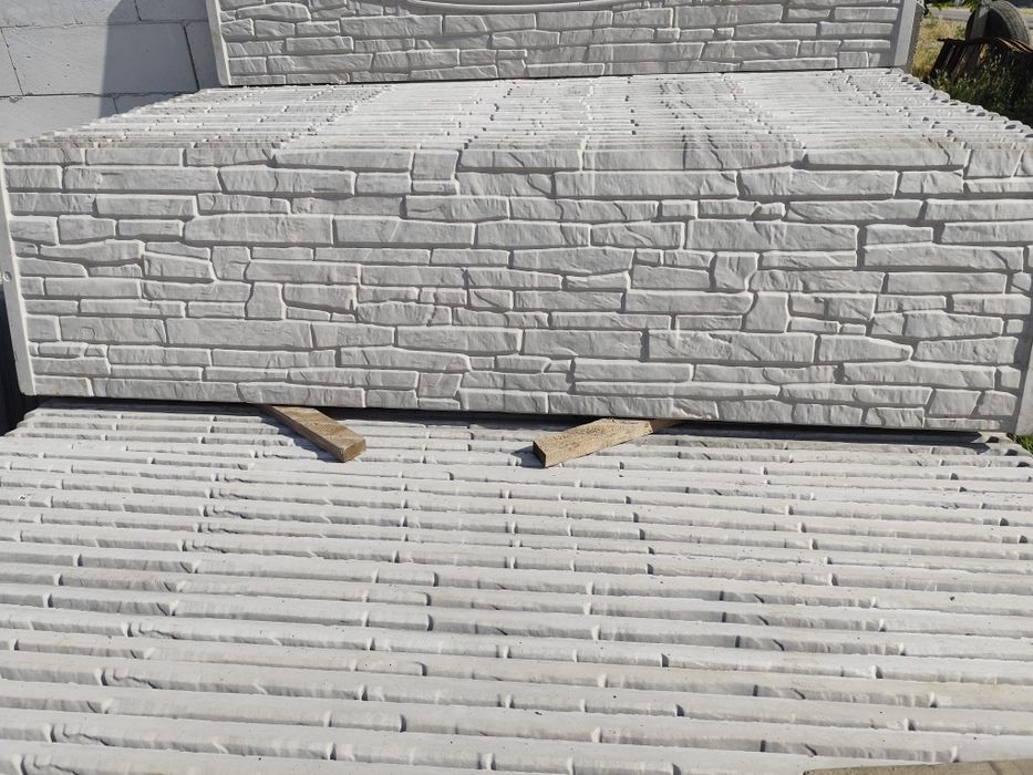 Vând gard din beton