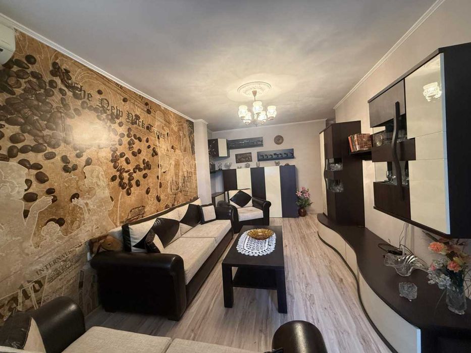 Двустаен апартамент в кв. Каменица 2