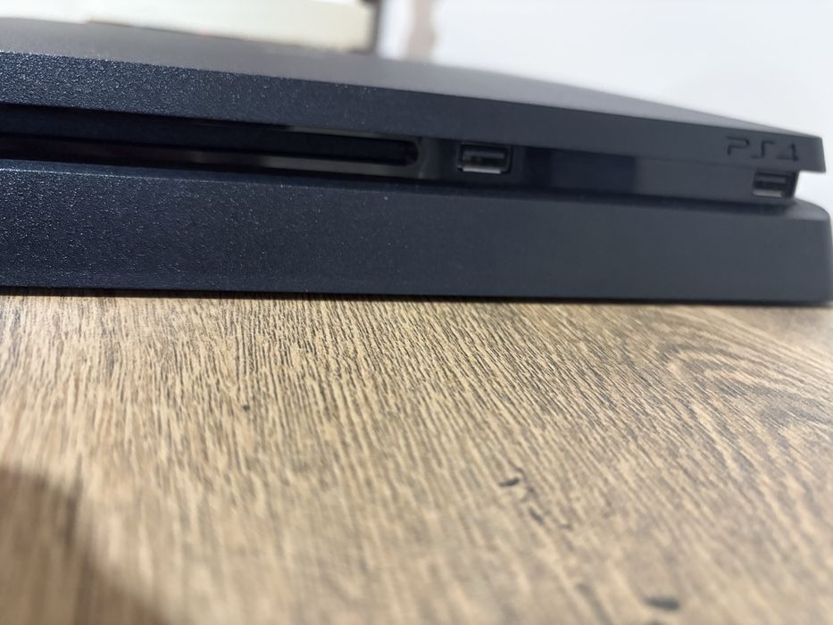 Ps 4 slim 500 gb запазен