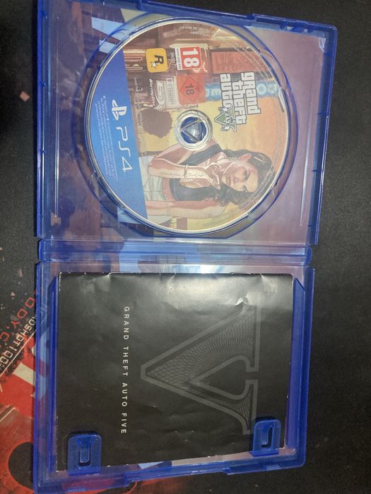 Продам игру гта 5, диск от пс4