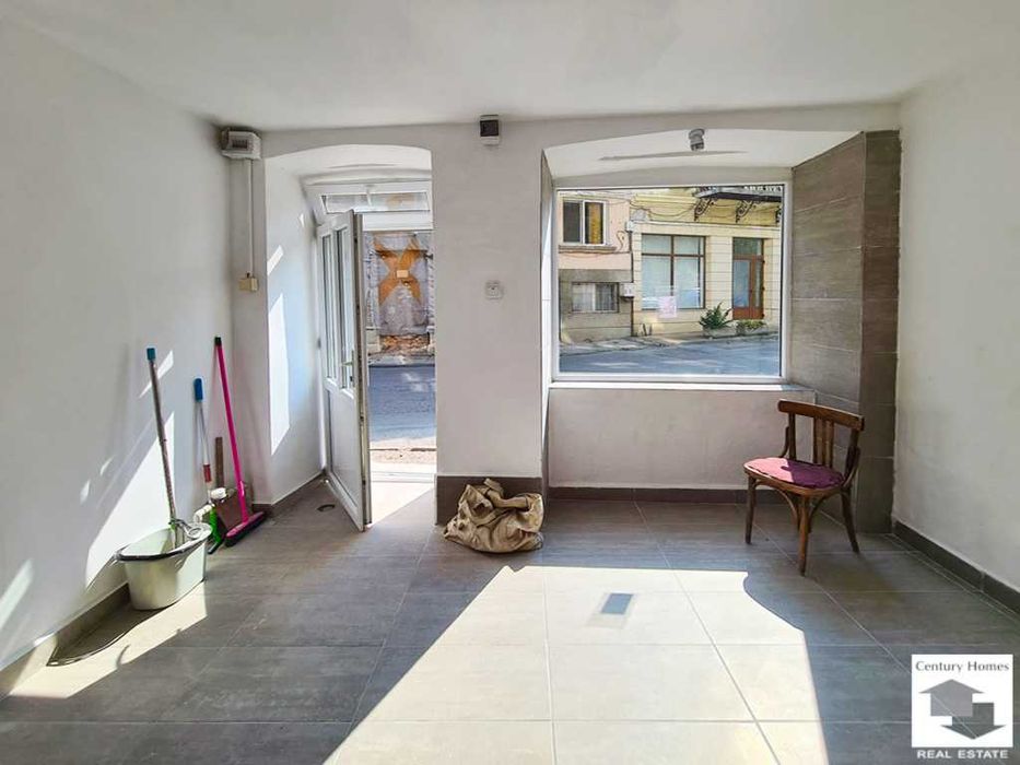 Продава се Къща в Велико Търново, Център - 230 кв.м за 1283 €/кв.м - Снимка #18