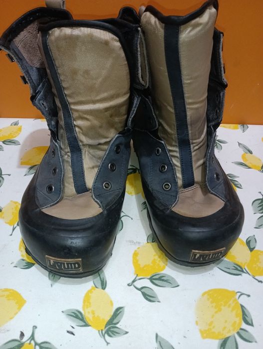 LIQUID зимни боти N 44 - 13 €