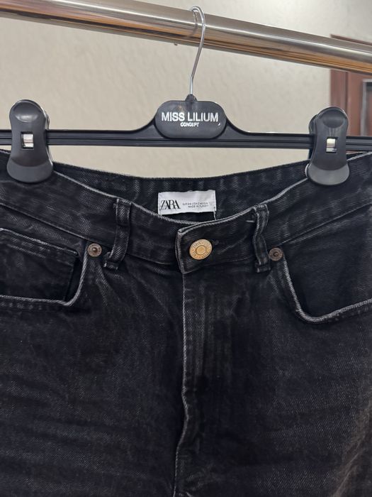 Джинсы Zara