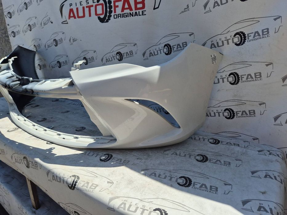 Bara fata Toyota Camry Facelift an 2015-2016-2017