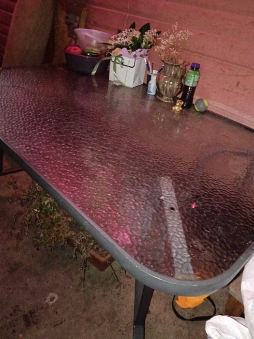 Masa de exterior cu blat de sticla