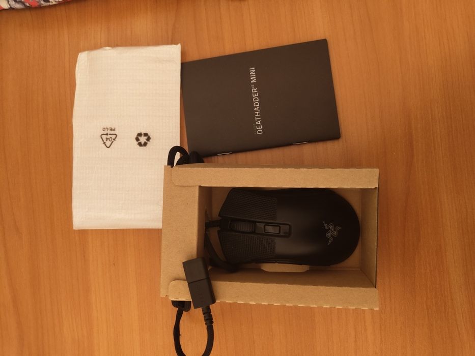 Razer DeathAdder V2 Min мишка + Razer - Goliathus Chroma подложка