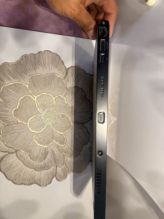 Vând leptop Dell Vostro V13