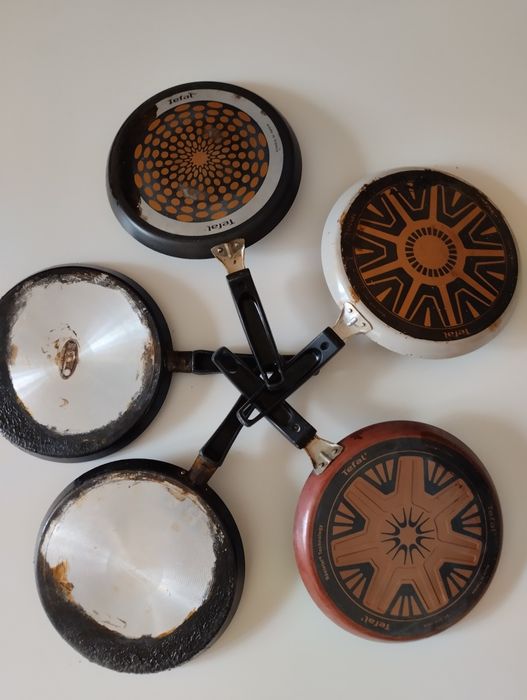 Кастрюли эмалированные 12 л , 8л  советская