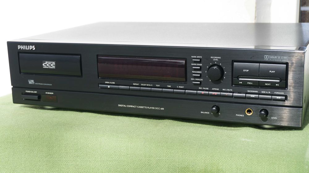 Casetofon digital Philips DCC600