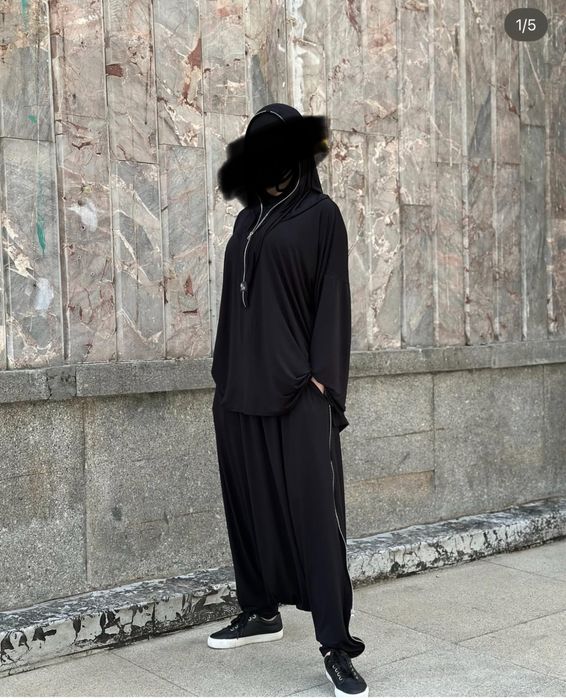 двойка от бренда Аджр