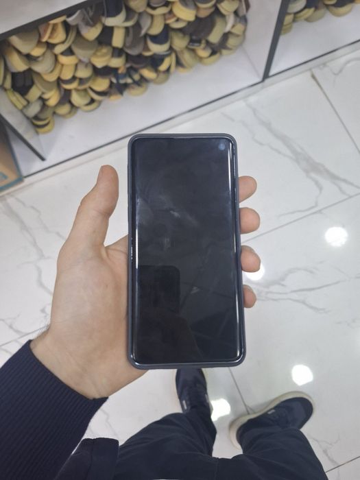 Samsung s 10  8 128 gb