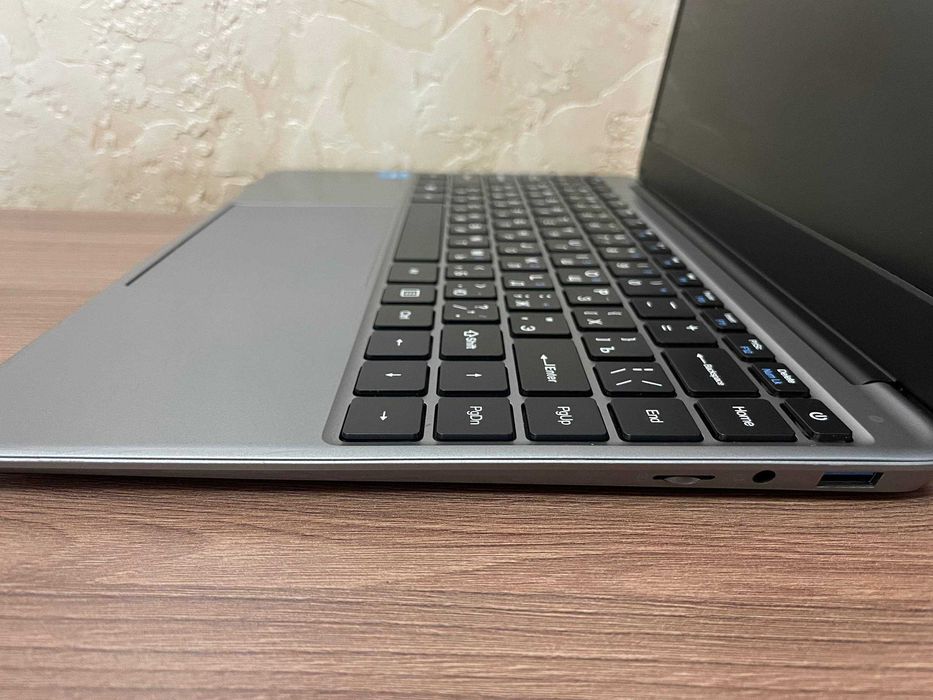 Ноутбук Chuwi /Celeron N4020/8Gb Ram/240Gb ssd/