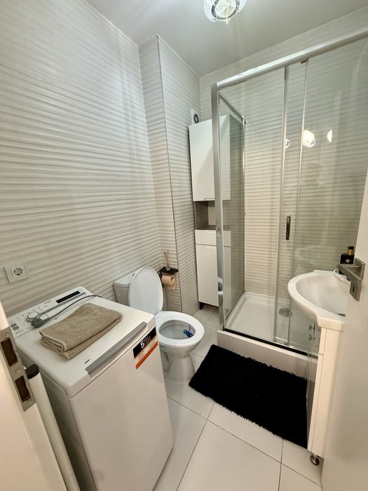 Apartament 2 camere, utilat, bloc nou, parcare acoperită, boxă subsol