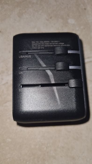 Adaptor incarcator convertor priza universal de calatorie