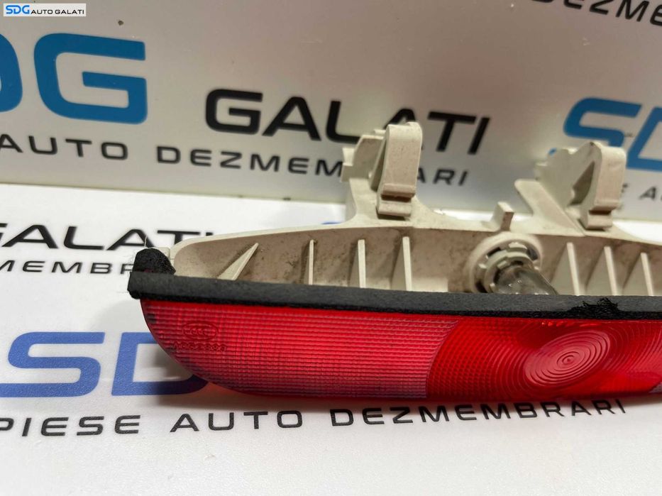 Stop Lampa Tripla Centrala Auxiliara de pe Haion Haion Portbagaj Mazda 3 2003 - 2009 [2513]