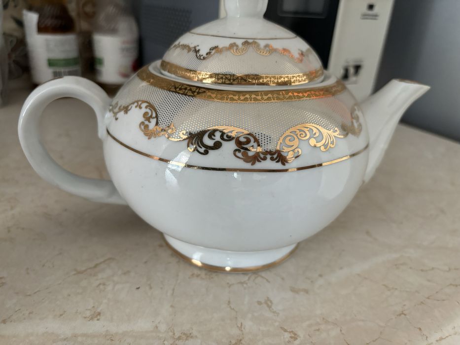 Чайник фарфоровый