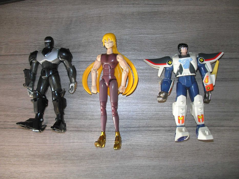 Lot 15 figurine Bandai Anime + accesorii