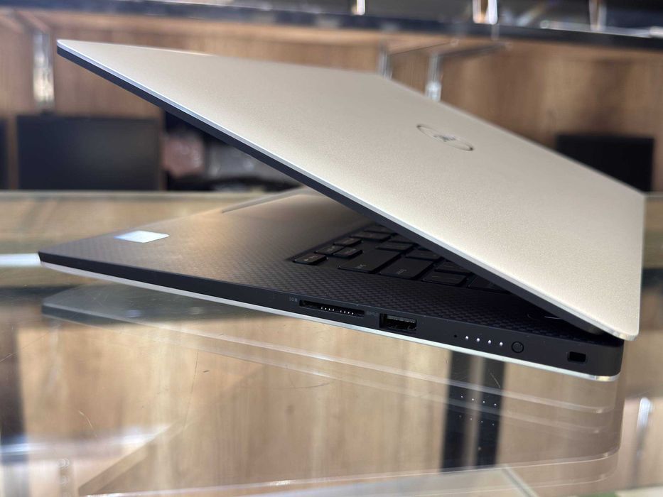 Ultrabook DELL Precision 5530 Core i7-8850H ram 8 ssd 256  P1000 4gb