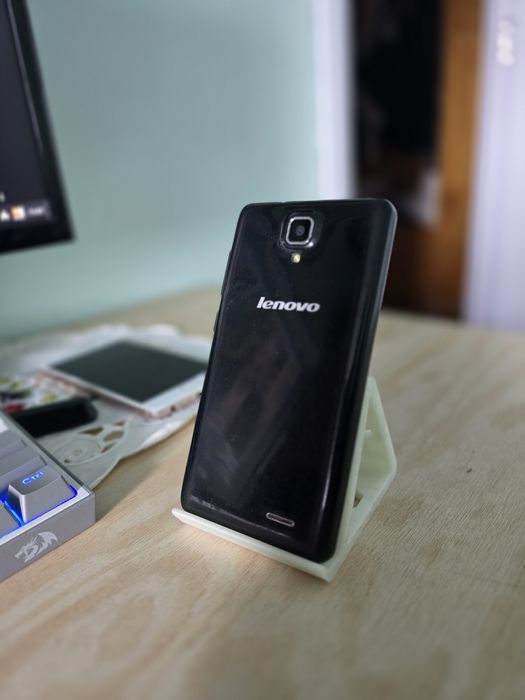 Перфектен!! Lenovo 536! Телефона е като нов, перфектен за всекидневна