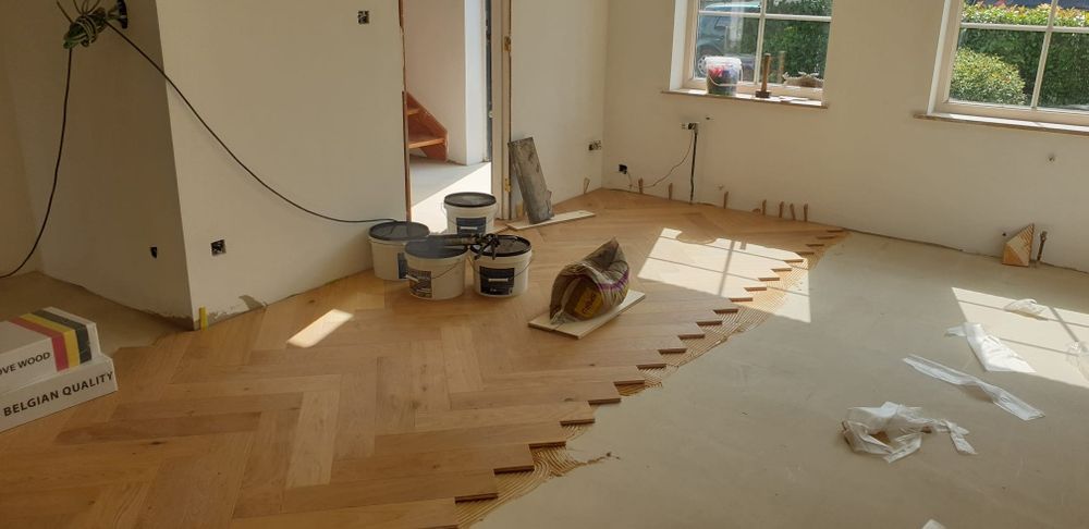 Montăm parchet stratificat direct peste gresie,