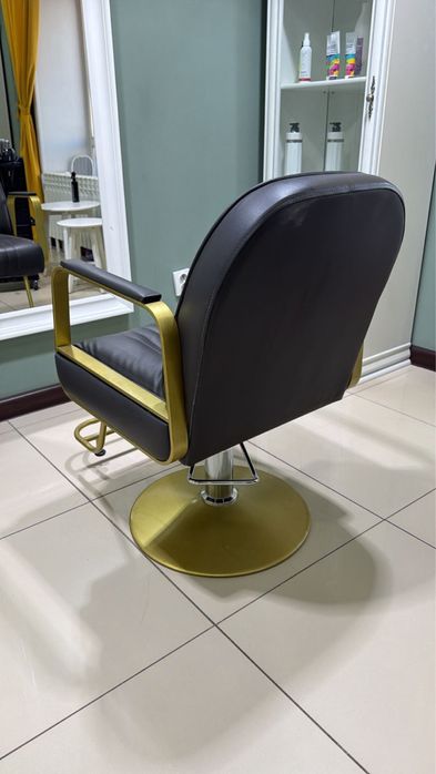 Кресло парикмахера.