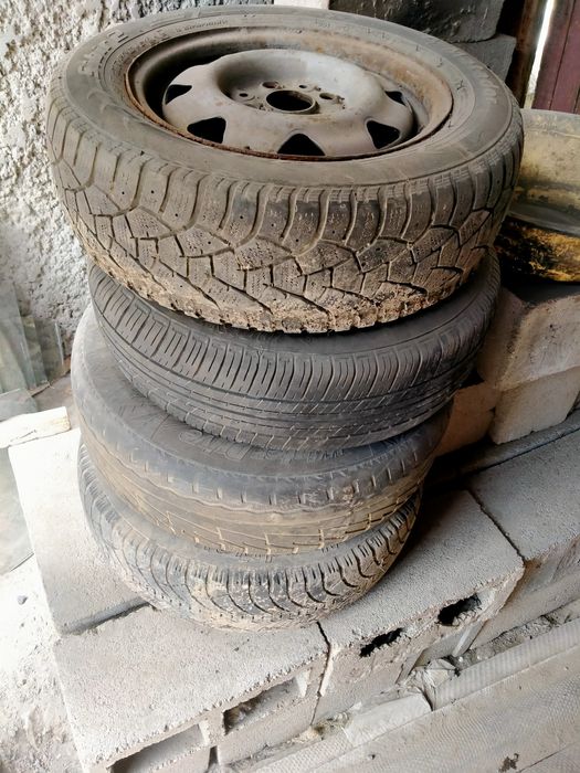 Продам покрышки на audi с дисками