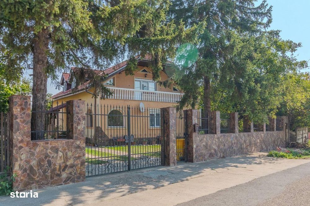 De vânzare casă deosebită situată în  Santăul Mic