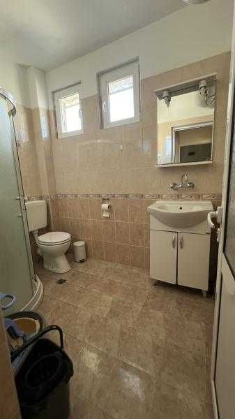 Тристаен апартамент до Билковата аптека