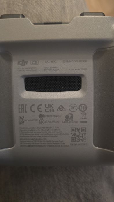 Două controale dji RC