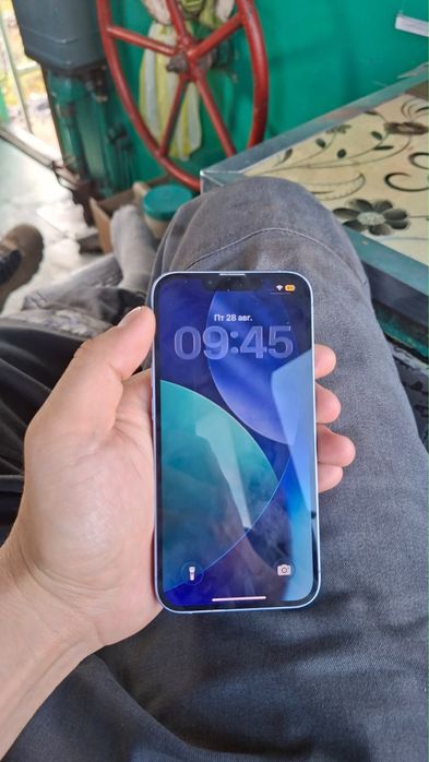 Продам телефон IPhone 14