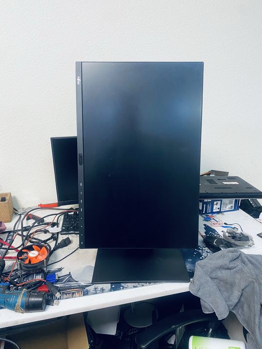 Продам монитор 24 диагональ