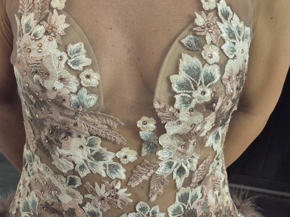 Чисто нова рокля,подходяща за всеки повод.Размер М