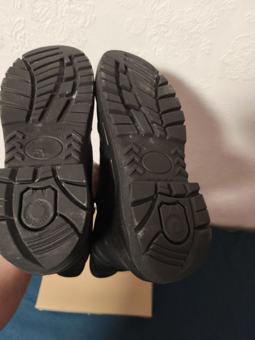 Полицейски кубинки и боти