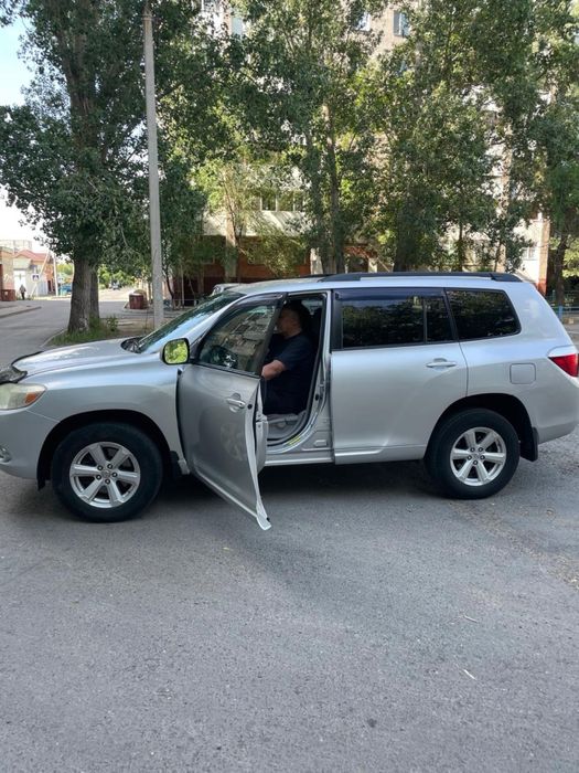 Продам Toyota Highlander