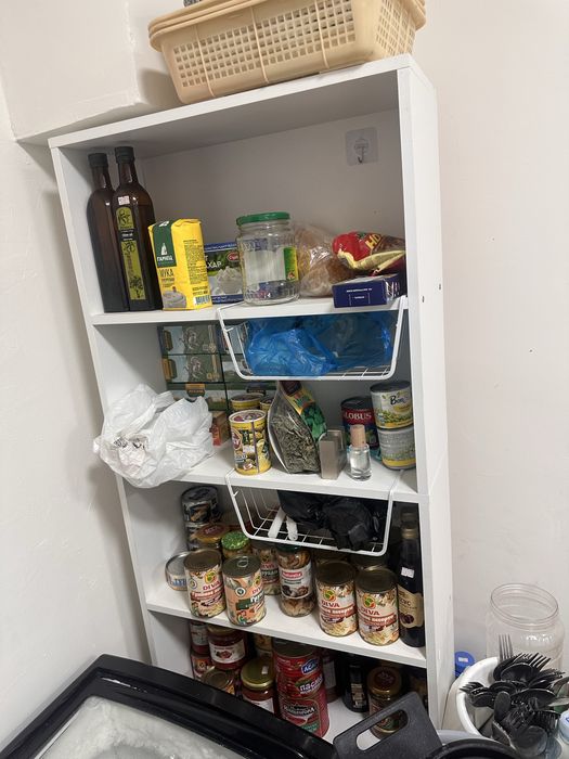 Продам 2 полки , в одни руки , использовались мало , сколов нет