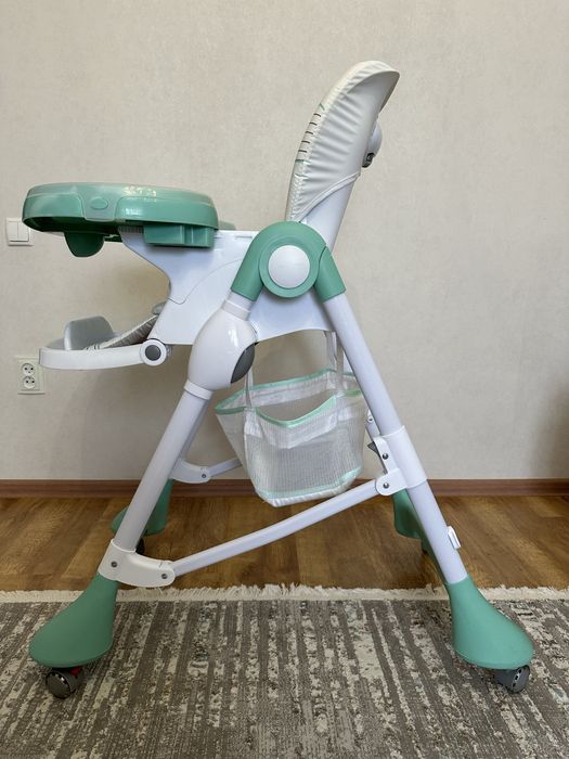 Продам детский столик для кормления