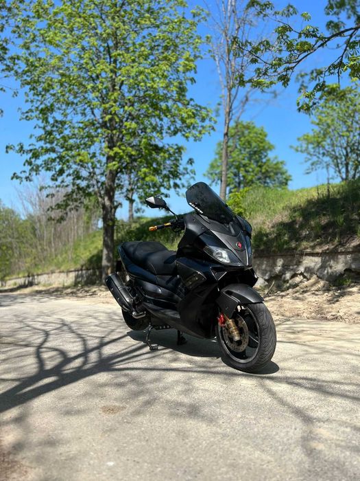 Vând Gilera Nexus 500
