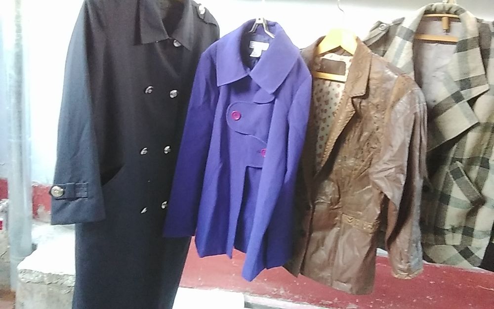 Продаем женскую одежду на осень.