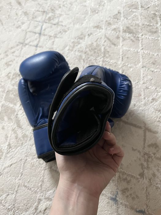 Боксерские перчатки