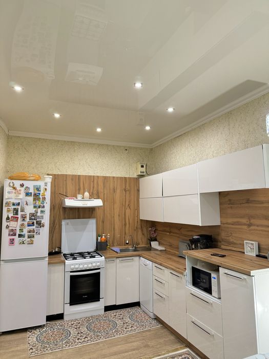 Продам 4 комнатную квартиру