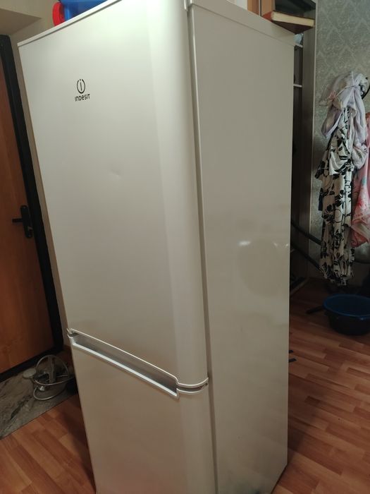 Продам холодильник за 40 тыс