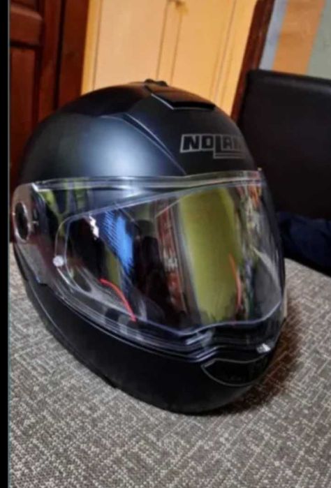 Продавам италианска модуларна каска Nolan - XS