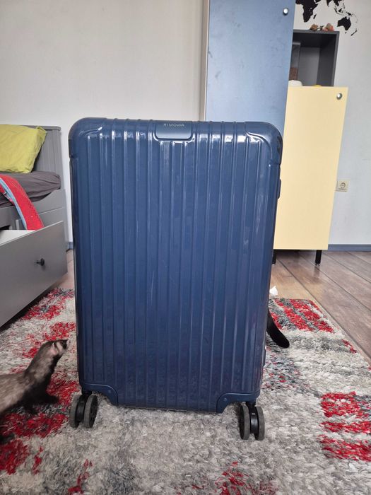 Rimowa Essential Check-In M