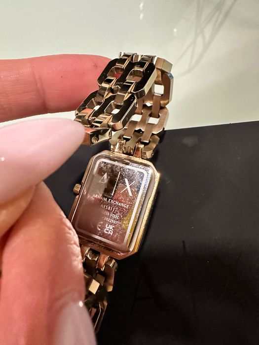 Часовник Armani оригинален с кутия