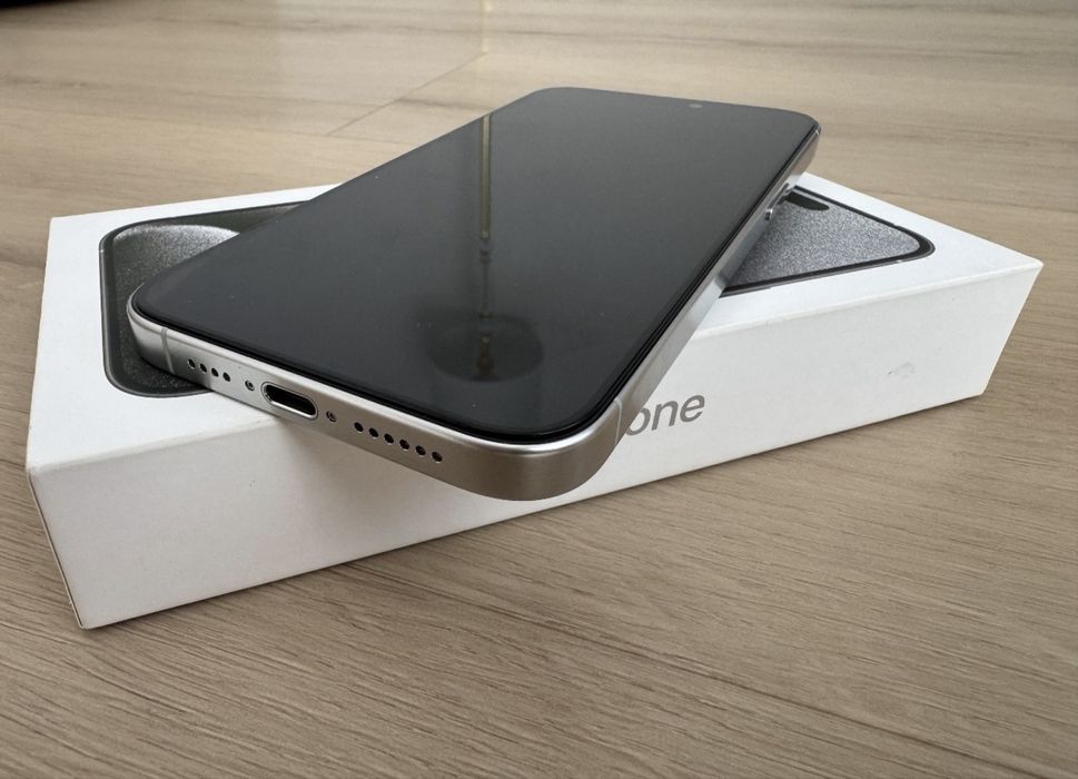 iPhone 15 PRO MAX ALB , de 256 GB cu 98% Bateria