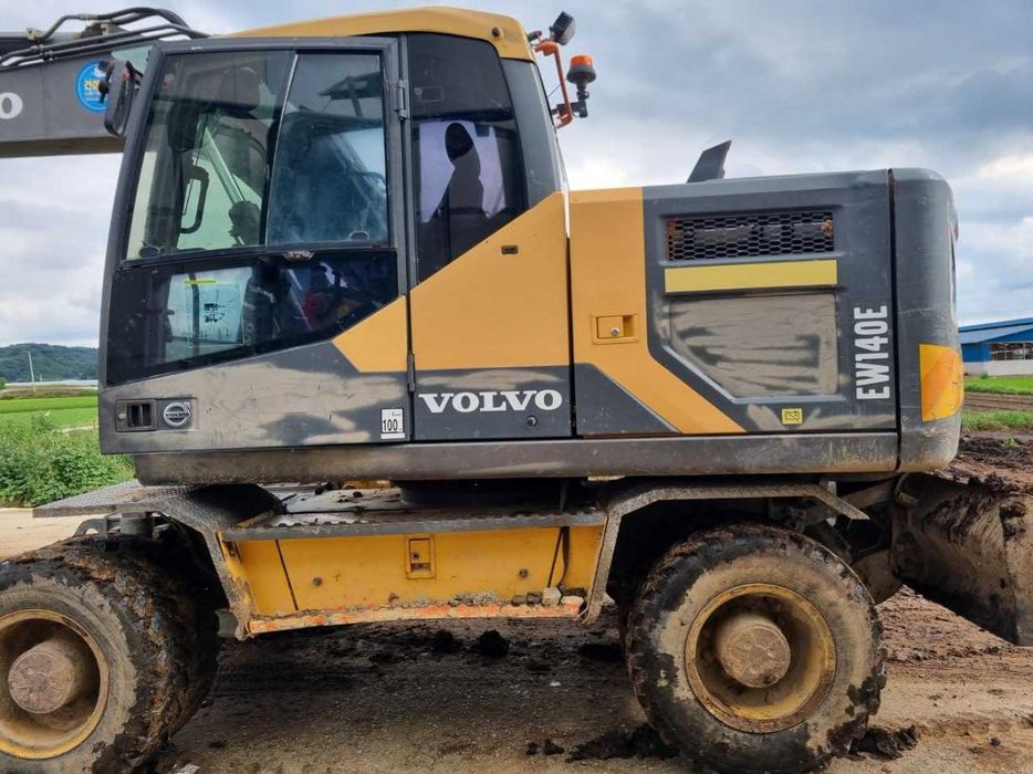 Экскаватор сотилади Volvo EW140E 2016