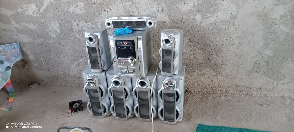 Panasonik muzikalniy sentr sotiladi sostayanasi zur  bas udar bluts bo
