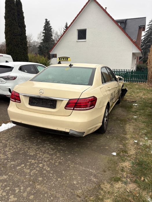 MERCEDES E200 BLUETEC EURO 6 motorul +cutia nu sunt afectate km reali